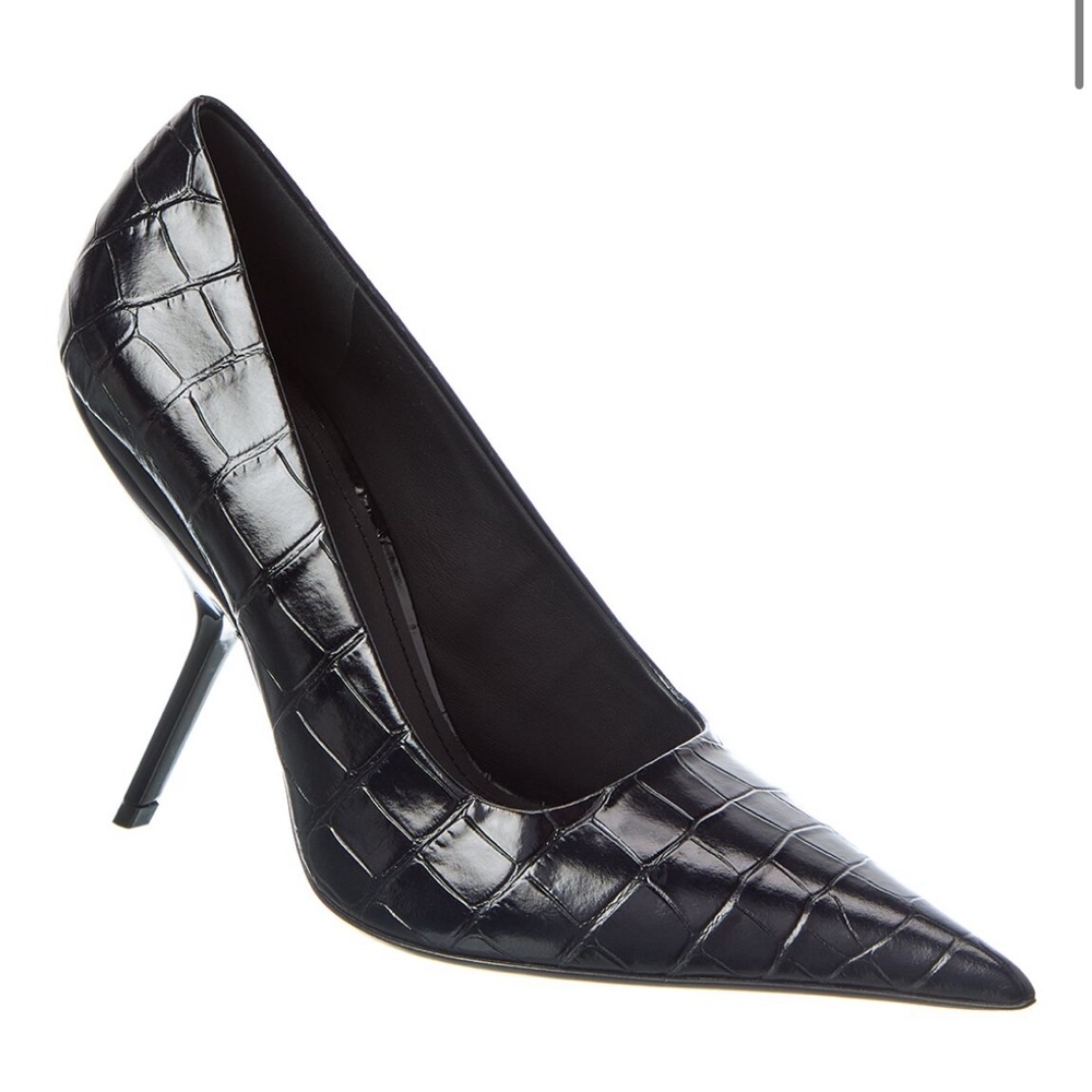 Ferragamo Eva X5 Croco Embossed leather pump comes in BOX